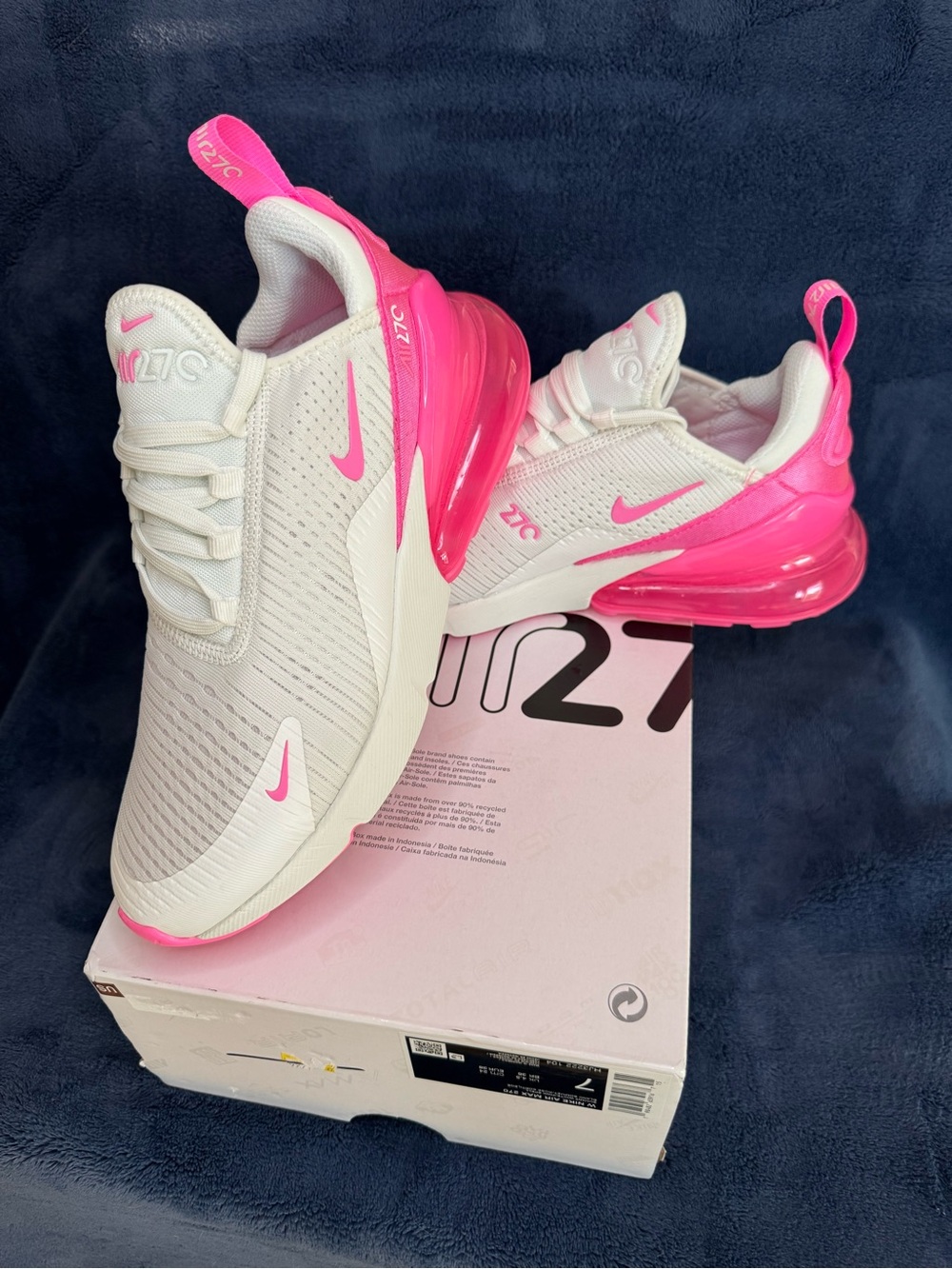New- Nike Air Max 270 - Picture 2 of 8